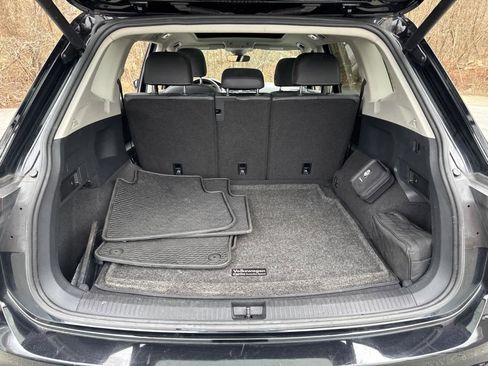 Used 2021 Volkswagen Tiguan SEL image 38