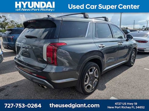 Used 2024 Hyundai Palisade SEL w/ Premium Package FWD image 2