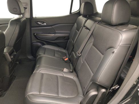Used 2023 GMC Acadia SLT FWD image 18