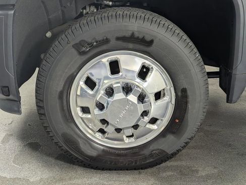 Used 2025 GMC Sierra 3500 Denali w/ Denali Reserve Package image 9