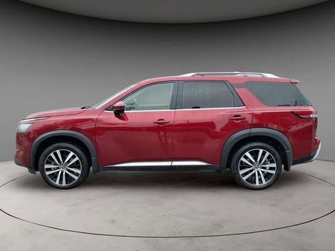 Certified 2025 Nissan Pathfinder Platinum w/ Cargo Package FWD image 2