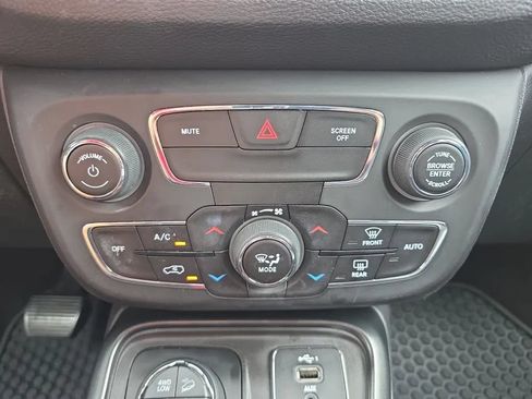 Used 2019 Jeep Compass Trailhawk AWD/4WD image 30