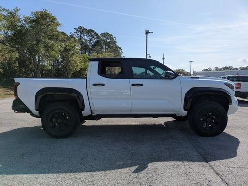 Used 2025 Toyota Tacoma TRD Pro image 5