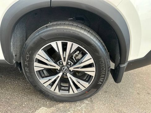 Used 2023 Nissan Rogue SV AWD/4WD image 7