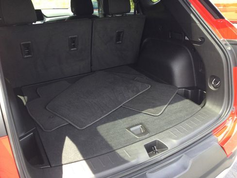 Used 2023 Chevrolet Blazer LT w/ Driver Confidence Package image 10