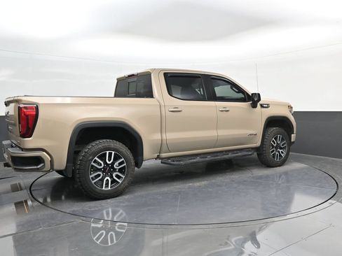 Used 2023 GMC Sierra 1500 AT4 w/ AT4 Premium Package AWD/4WD image 8
