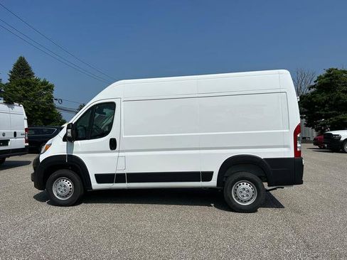 Used 2024 RAM ProMaster 1500 w/ Convenience Group image 6