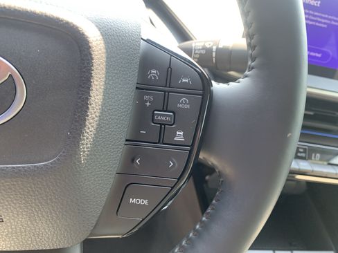 Used 2024 Toyota Prius Limited FWD image 20