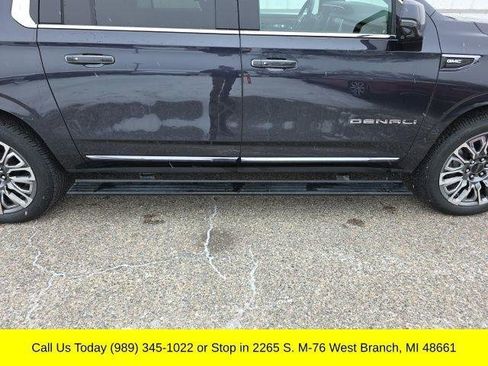 Used 2024 GMC Yukon XL Denali Ultimate w/ LPO, Floor Liner Package AWD/4WD image 31