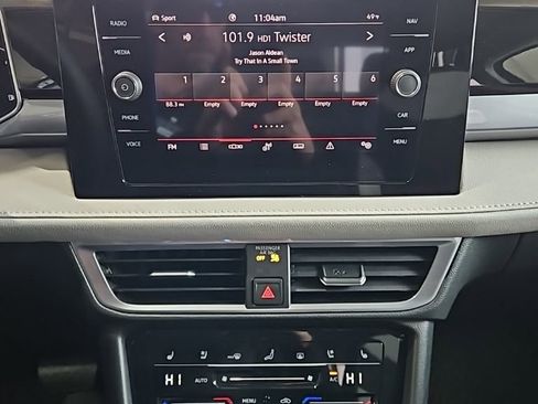 New 2026 Volkswagen Taos SEL AWD/4WD image 30