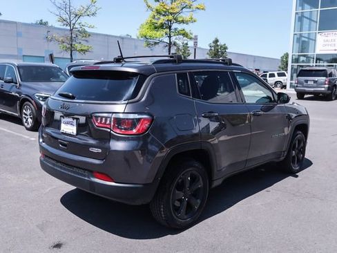 Used 2018 Jeep Compass Latitude w/ Cold Weather Group AWD/4WD image 10