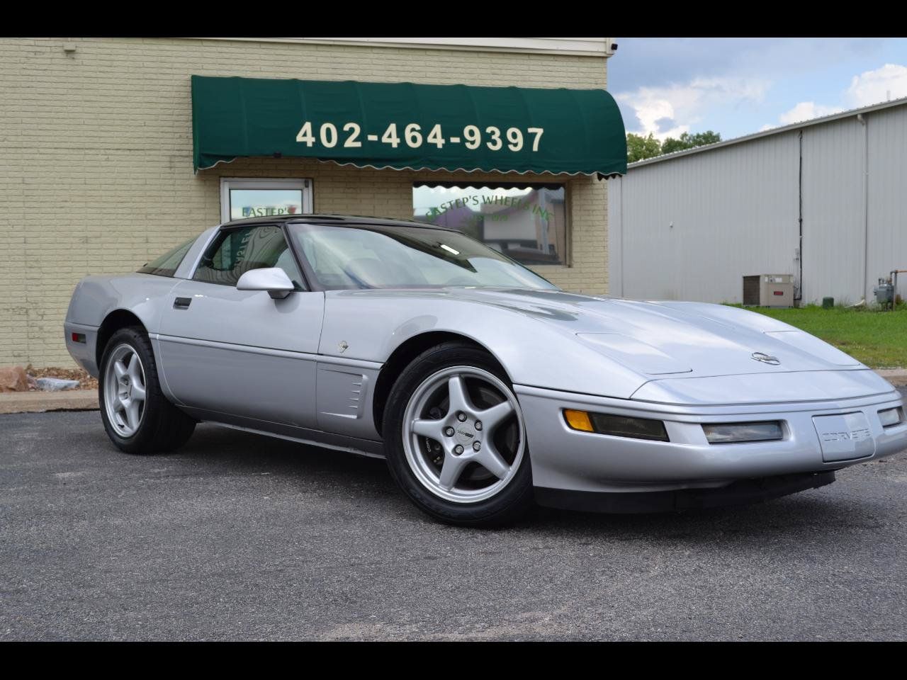 Used 1996 Chevrolet Corvette Coupe RWD image 1