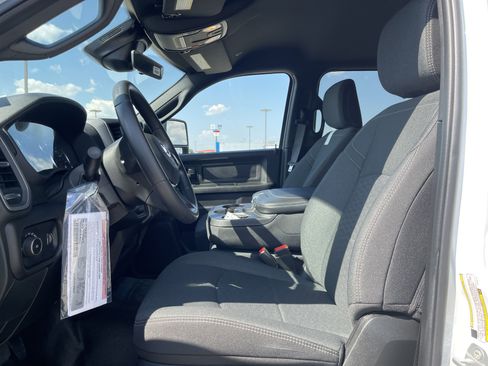 New 2026 RAM 5500 Tradesman w/ Chrome Appearance Group image 34