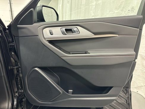 Used 2025 Ford Explorer Active image 55