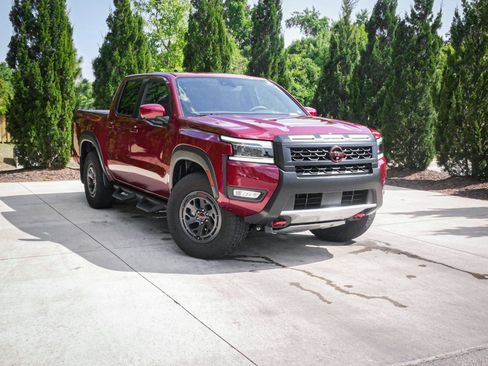 Used 2025 Nissan Frontier PRO-4X w/ Pro Premium Package image 2