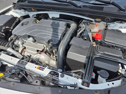 Used 2022 Chevrolet Malibu LT FWD image 23