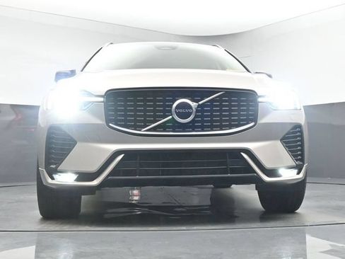 Used 2024 Volvo XC60 B5 Core w/ Protection Package Premier AWD/4WD image 11