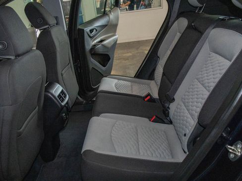 Used 2020 Chevrolet Equinox LS FWD image 13