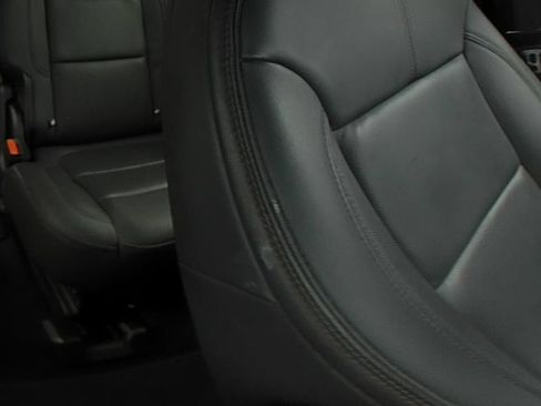 Used 2023 Chevrolet Traverse RS FWD image 17