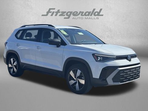 Used 2025 Volkswagen Taos S AWD/4WD image 1