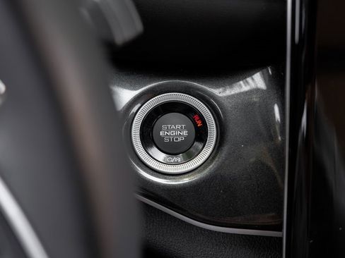 Used 2022 Jeep Grand Cherokee Laredo w/ Luxury Tech Group I image 30