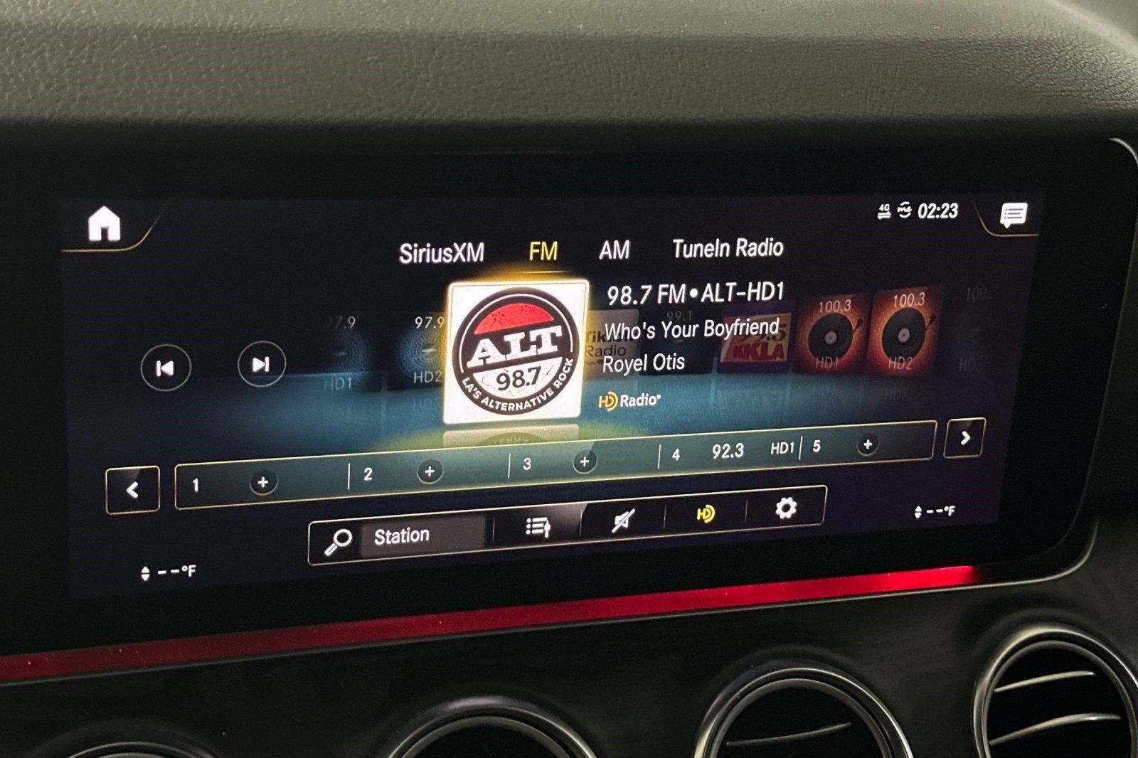 Used 2022 Mercedes-Benz E 350 Sedan image 22