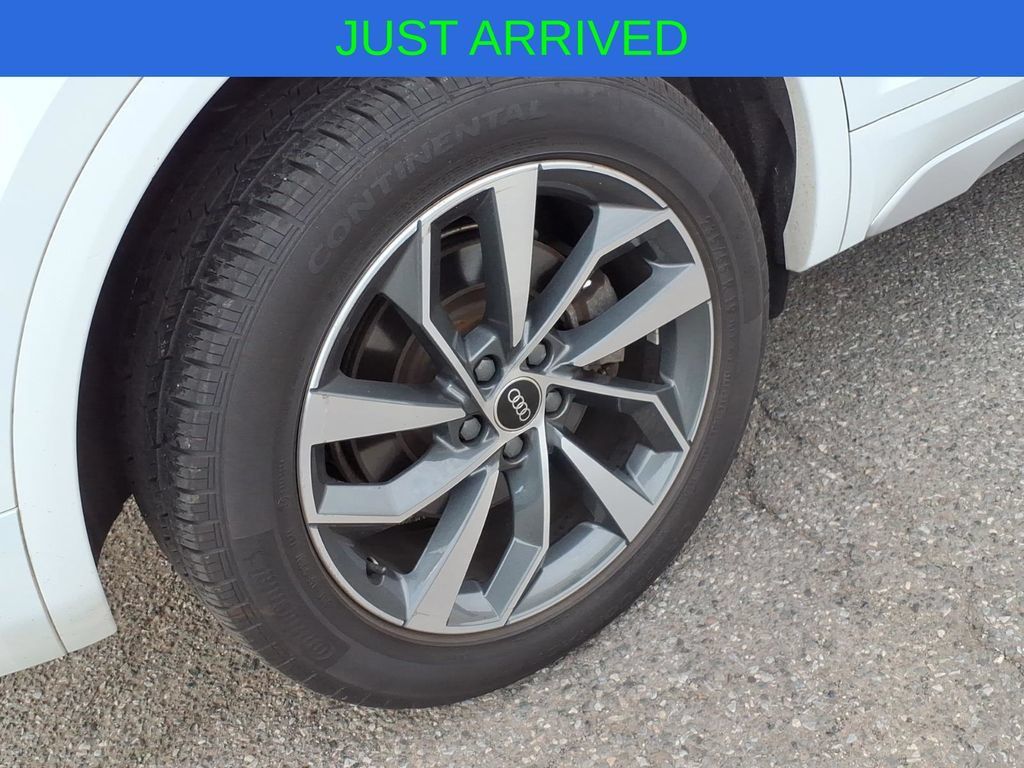 Used 2021 Audi Q5 2.0T Premium Plus w/ Premium Plus Package AWD/4WD image 6