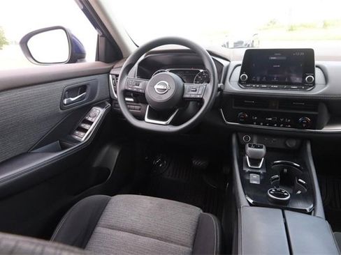 Certified 2023 Nissan Rogue SV image 19