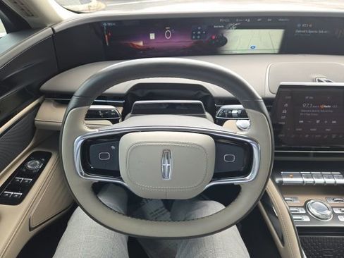 Used 2024 Lincoln Nautilus Reserve image 7