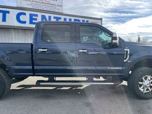 Used 2017 Ford F250 Lariat w/ Chrome Package image 21