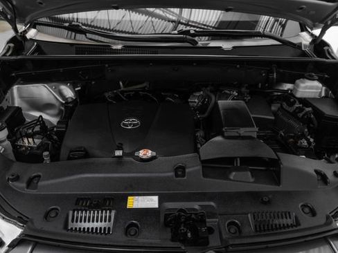 Used 2019 Toyota Highlander XLE image 35