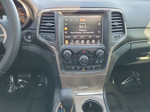 Used 2017 Jeep Grand Cherokee Limited image 13