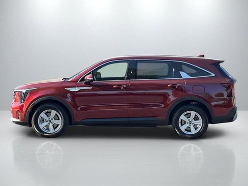 Certified 2025 Kia Sorento LX FWD image 4