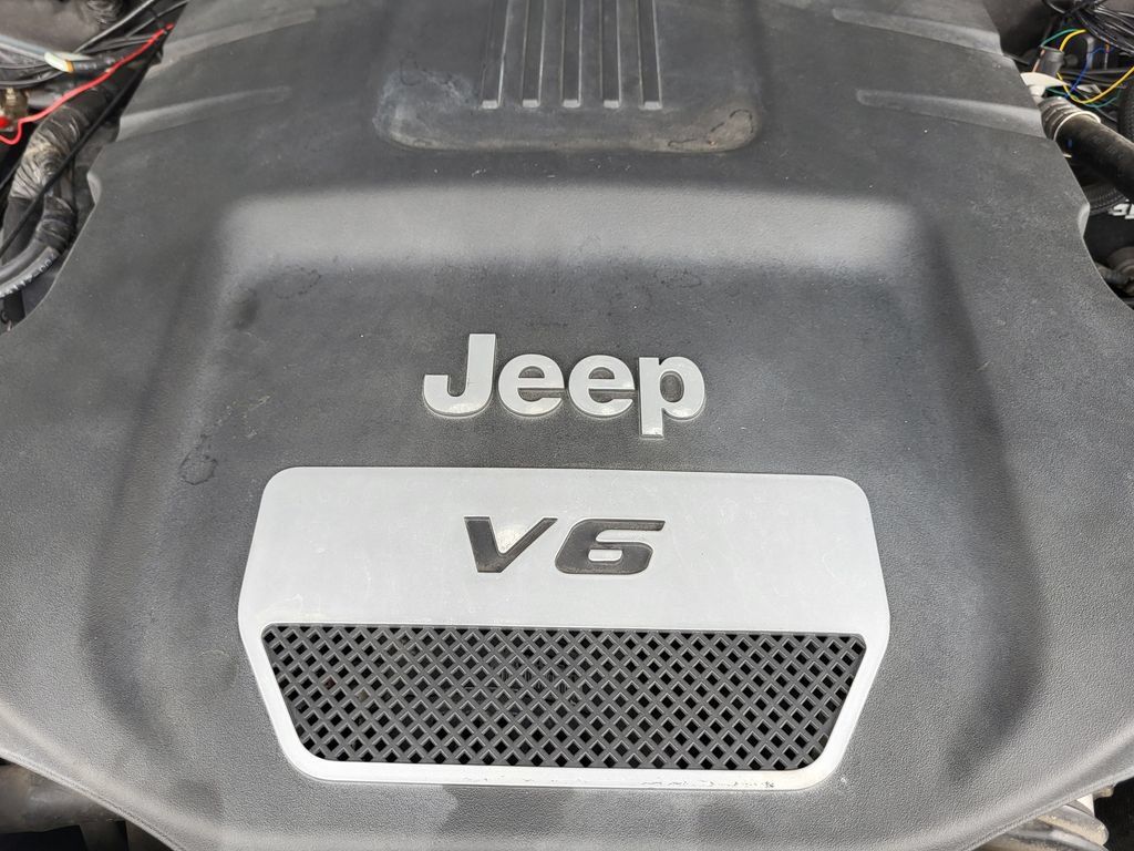 Used 2014 Jeep Wrangler Unlimited Sport w/ Quick Order Package 23S AWD/4WD image 33