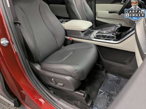 Certified 2024 Kia Carnival SX Prestige FWD image 29