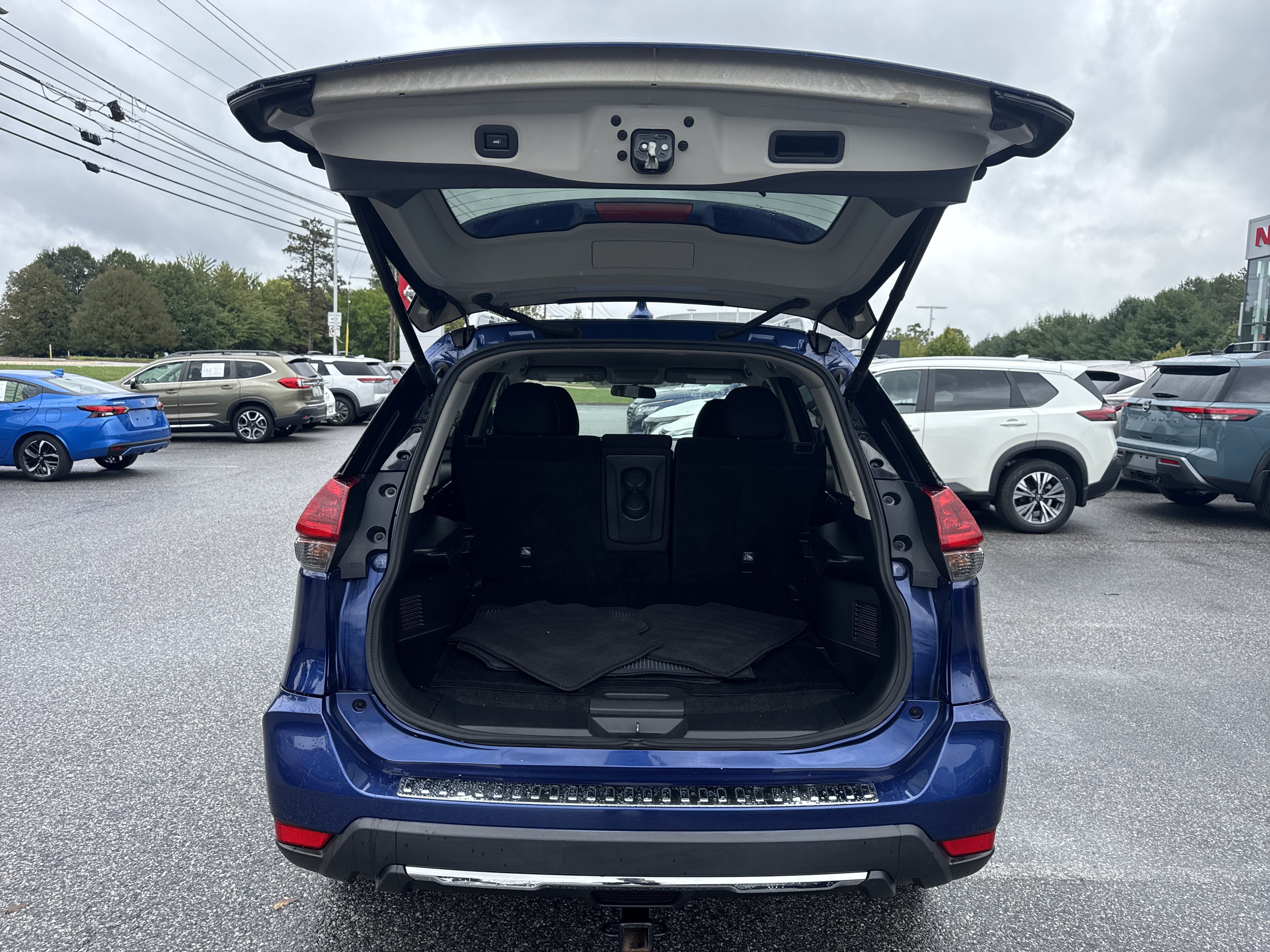 Used 2018 Nissan Rogue SV w/ Premium Package AWD/4WD image 25
