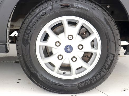 Used 2016 Ford Transit 150 XLT image 32