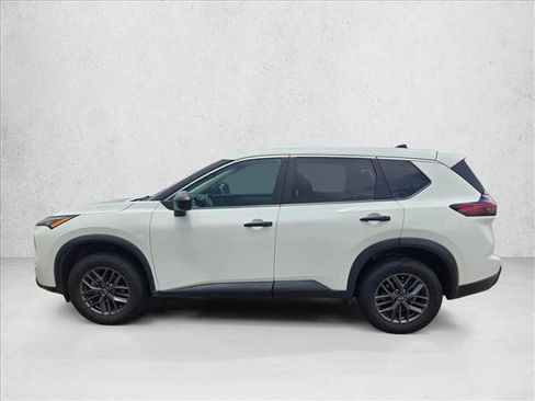 Used 2024 Nissan Rogue S FWD image 9