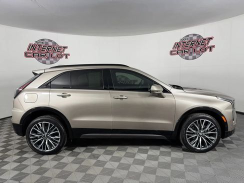 Used 2025 Cadillac XT4 Sport FWD image 8