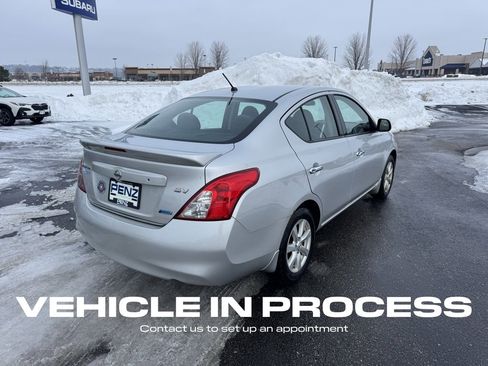 Used 2014 Nissan Versa SV w/ Convenience Package image 3