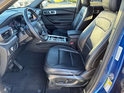 Used 2020 Ford Explorer XLT w/ Equipment Group 202A image 27
