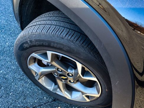 Used 2025 Chevrolet Trax LT w/ LT Convenience Package image 41