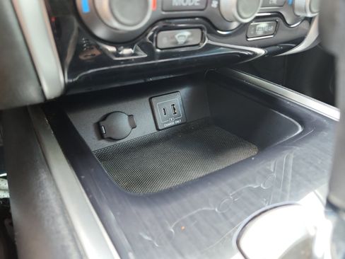 Used 2020 Nissan Pathfinder SV FWD image 19