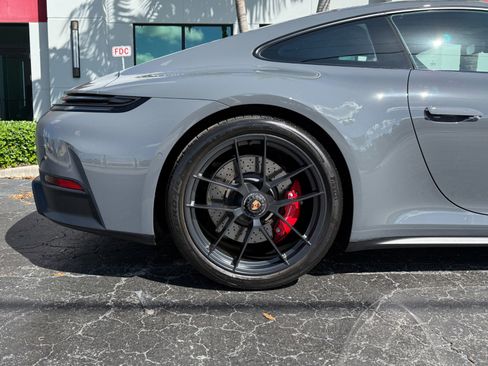 Used 2025 Porsche 911 Carrera GTS image 4