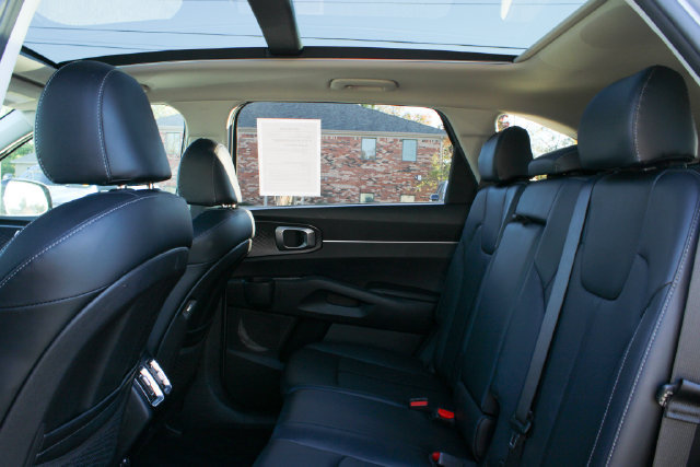 Used 2021 Kia Sorento S w/ Panoramic Sunroof Package AWD/4WD image 30