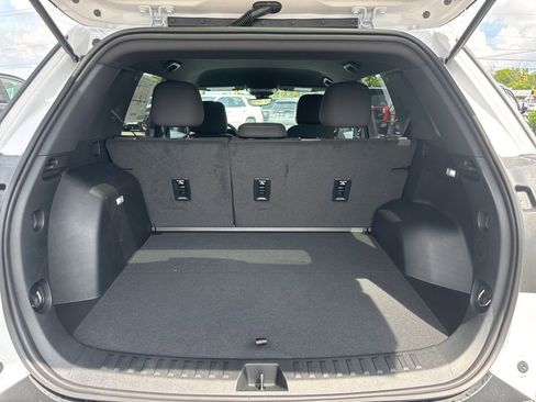 New 2026 GMC Terrain Elevation w/ Technology Package II FWD image 32