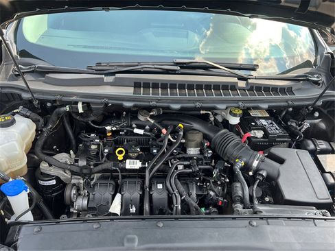 Used 2022 Ford Edge SE image 12