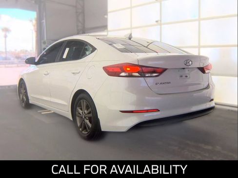 Used 2017 Hyundai Elantra SE FWD image 2