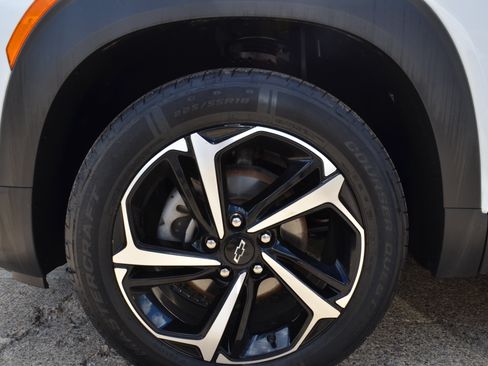 Used 2022 Chevrolet TrailBlazer RS w/ Sun and Liftgate Package AWD/4WD image 11