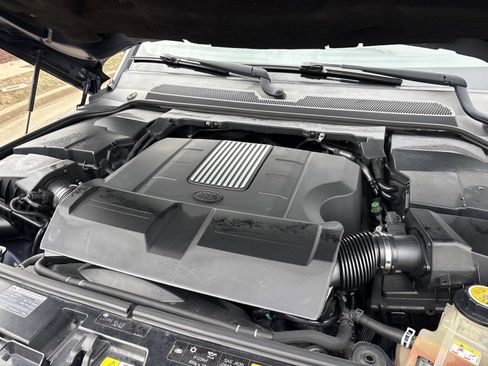 Used 2016 Land Rover LR4 HSE LUX image 38